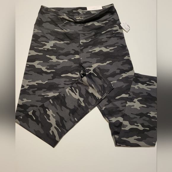 Maurices Pants - Maurices Gray and Black Camfloge Leggings Size Medium